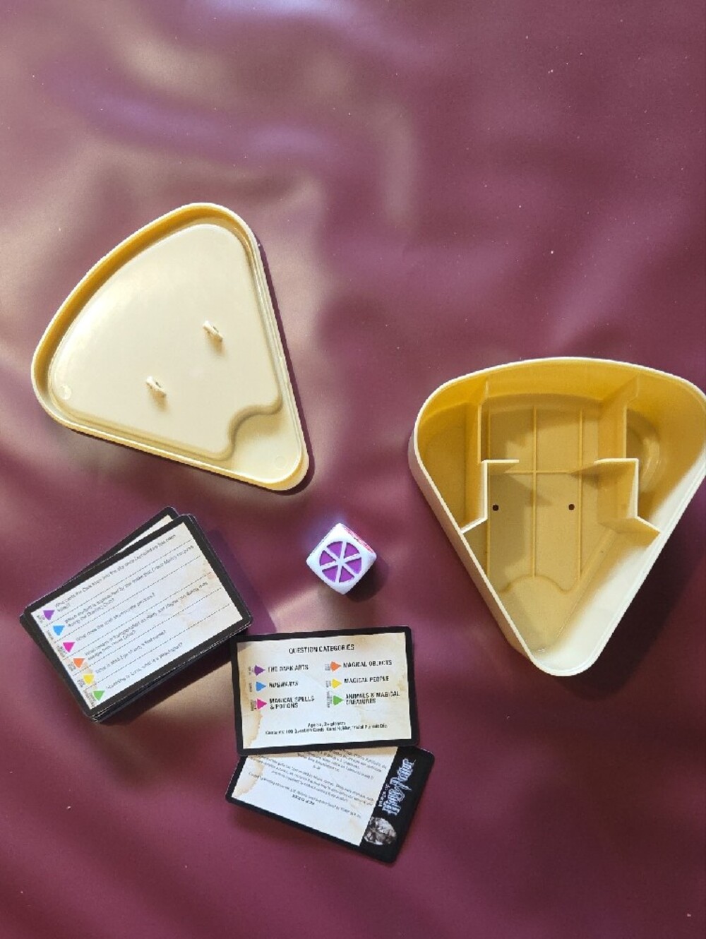 Trivial Pursuit World of Harry Potter Trivia Game - Cream - Picture 3 of 5